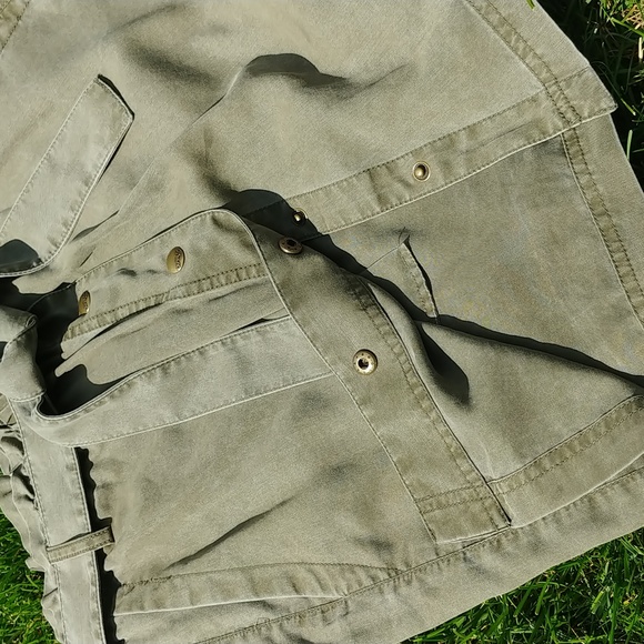 EXPRESS Front-Snap Skirt - Picture 5 of 13